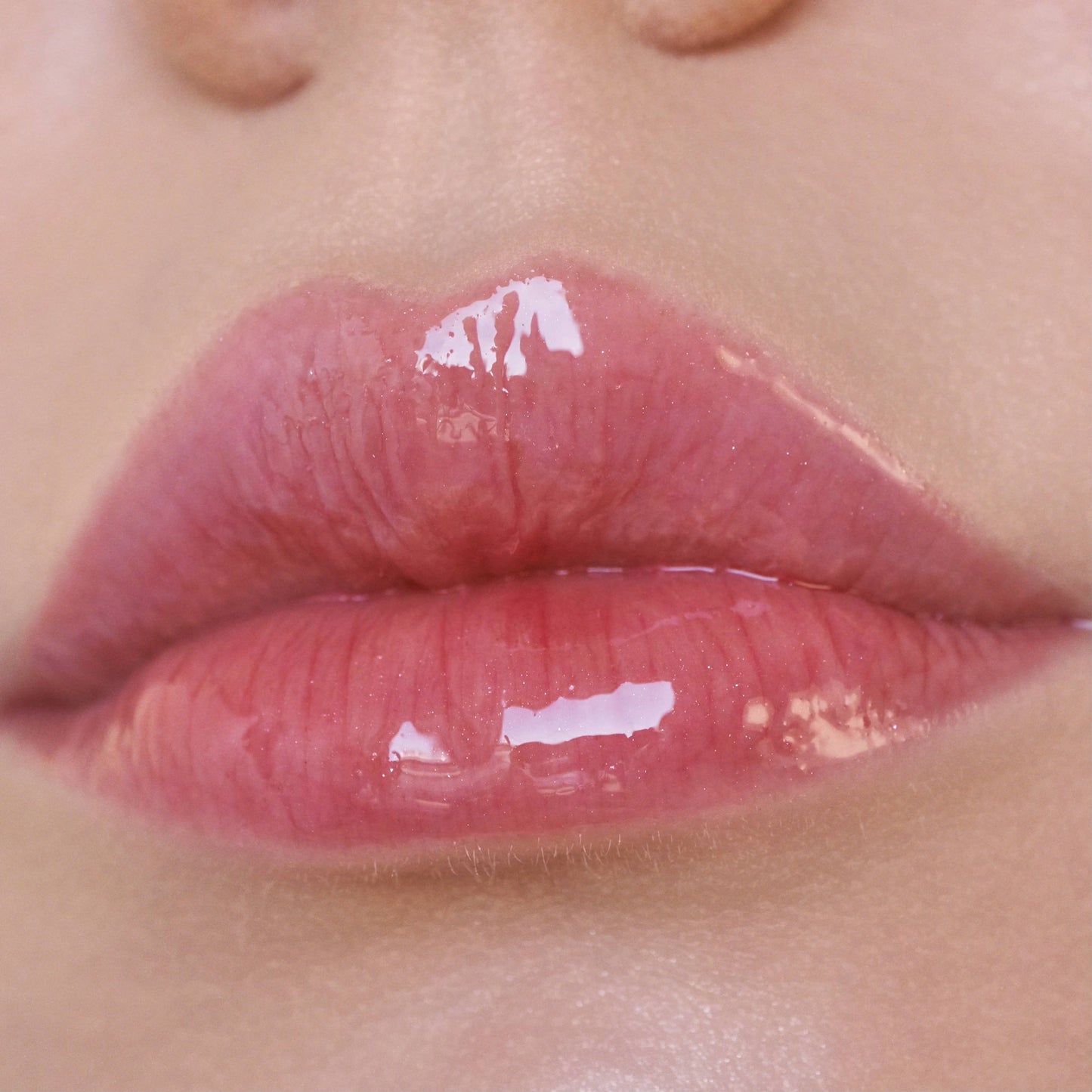 Olio labbra idratante Glow Getter di Moira Cosmetics (008 Juicy Red)