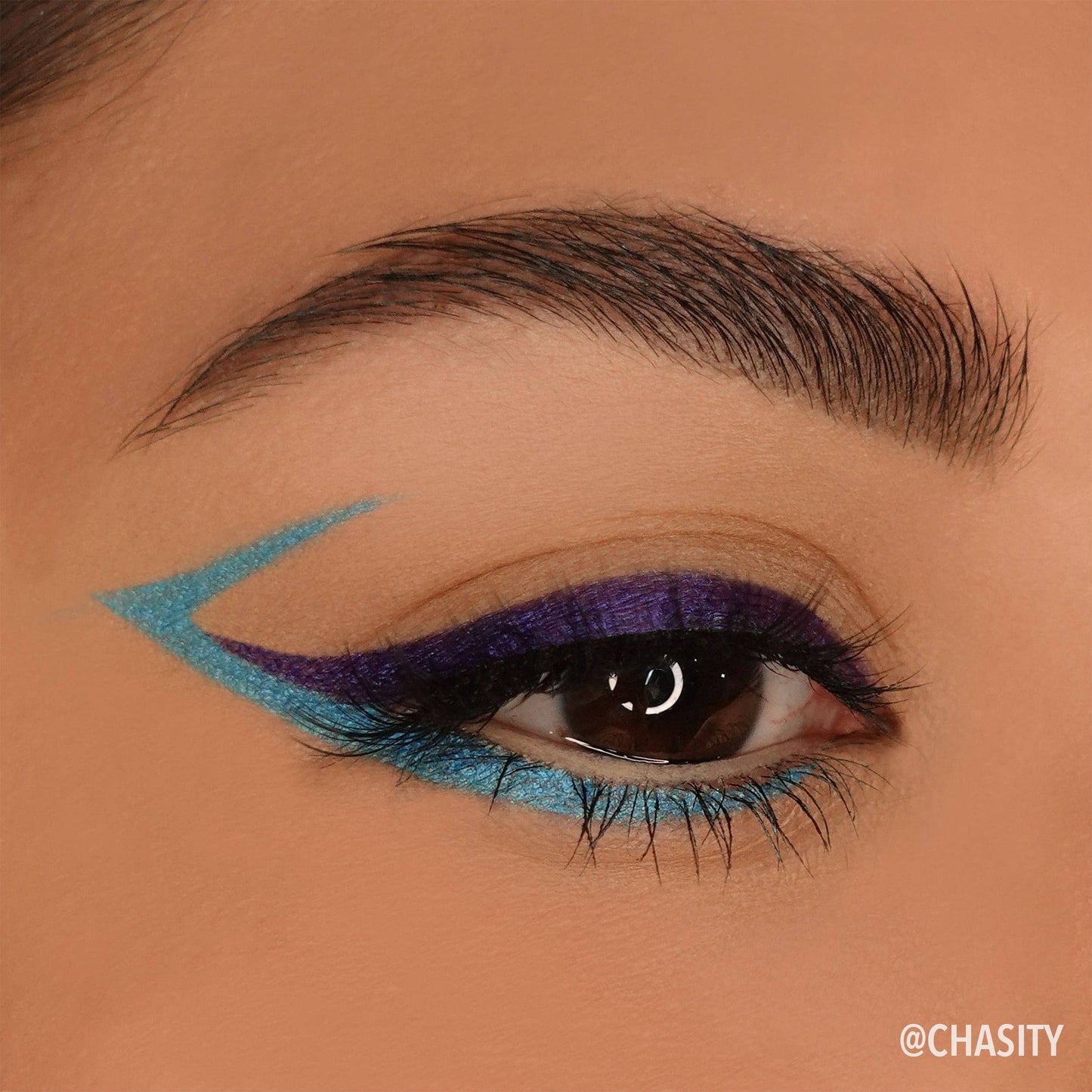 Moira Statement Shimmer Liner (017, Azzurro Cielo)